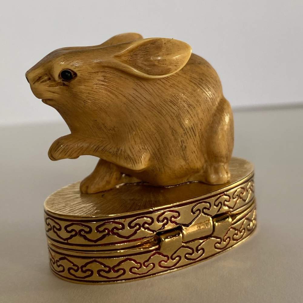 VINTAGE ESTEE LAUDER CINNABAR SOLID PERFUME IVORY IMPERIAL RABBIT